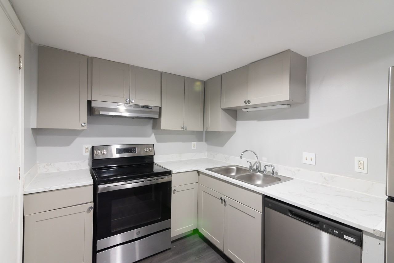 2437 Ramblewood Ct #1 - Photo 7 of 18