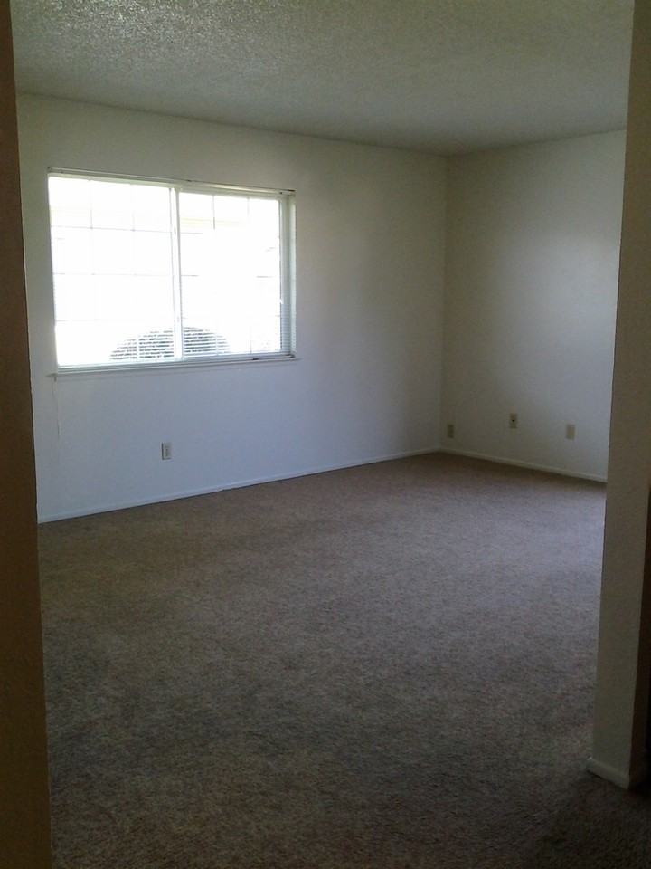 1108 Villa Ave. - Photo 2 of 10