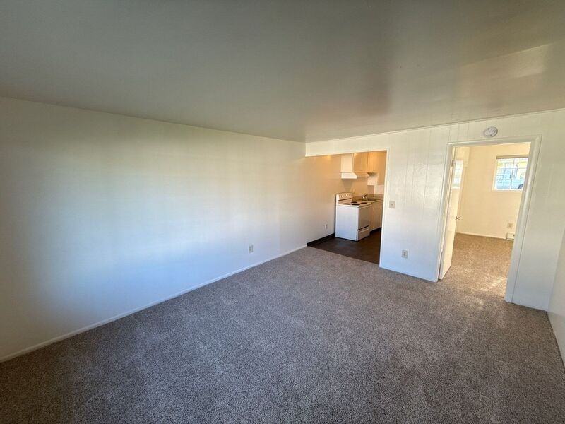 580 Ford St Se - Photo 2 of 16