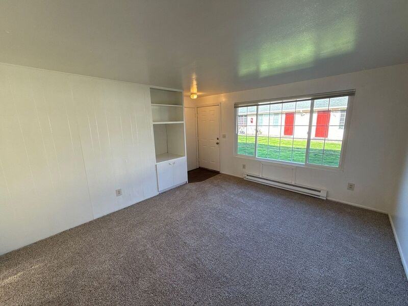 580 Ford St Se - Photo 4 of 16