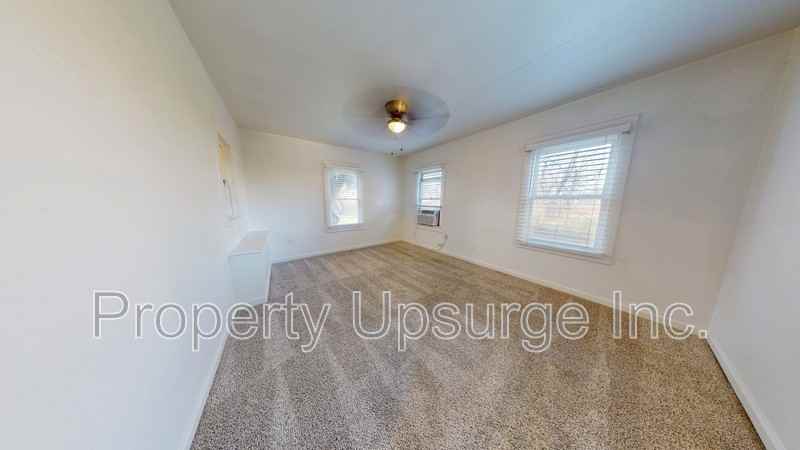 648 Reeds Ave - Photo 7 of 9