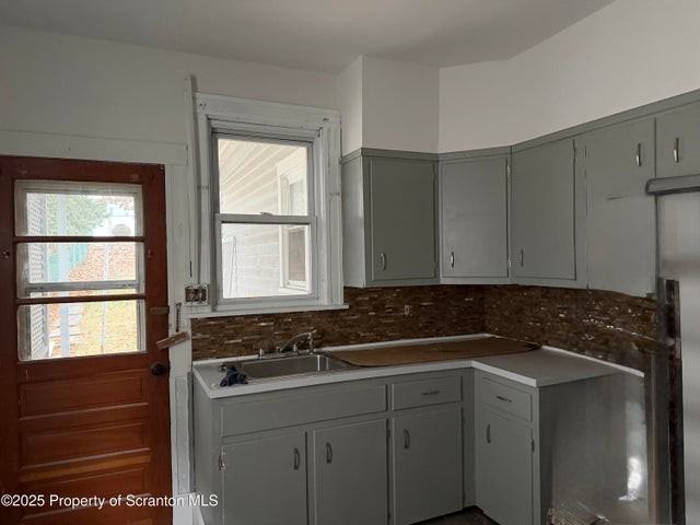 1018 Madison Ave #1 - Photo 2 of 14