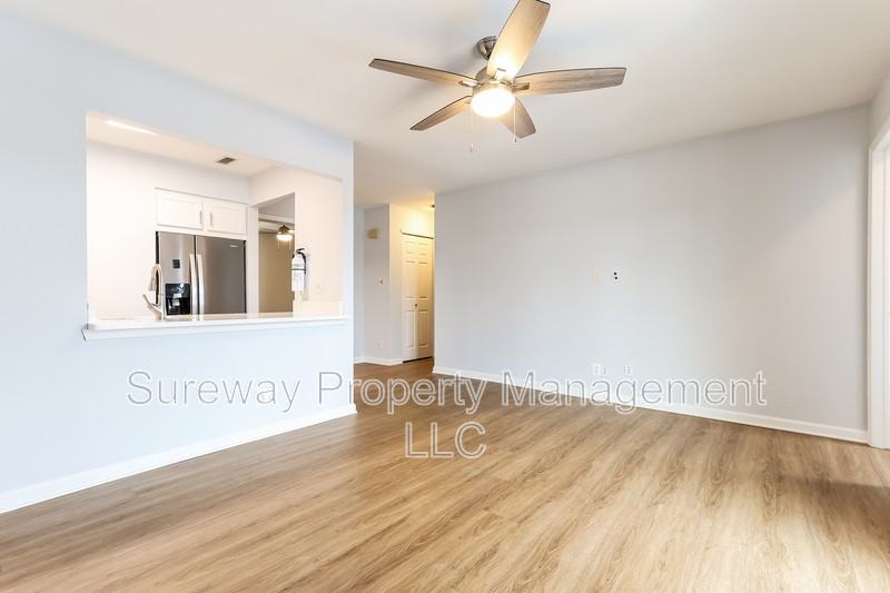 534 Willow Turn #B - Photo 4 of 10