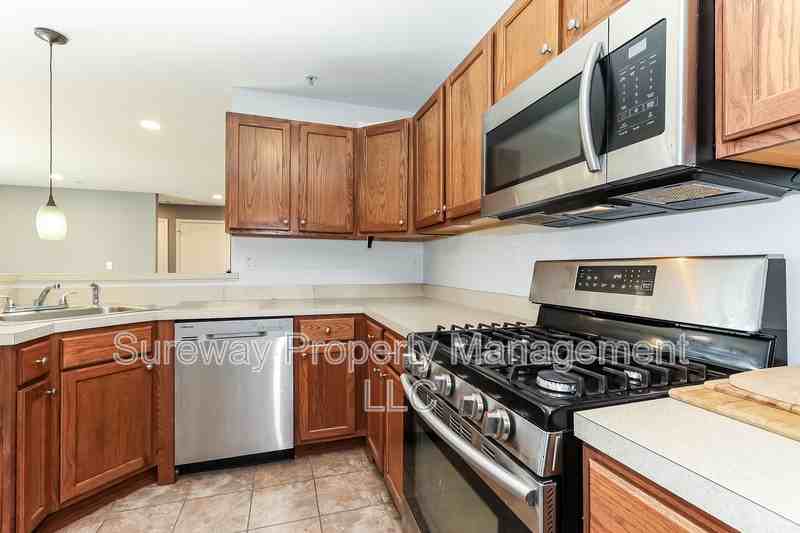 8 Highbridge Ln - Photo 5 of 15