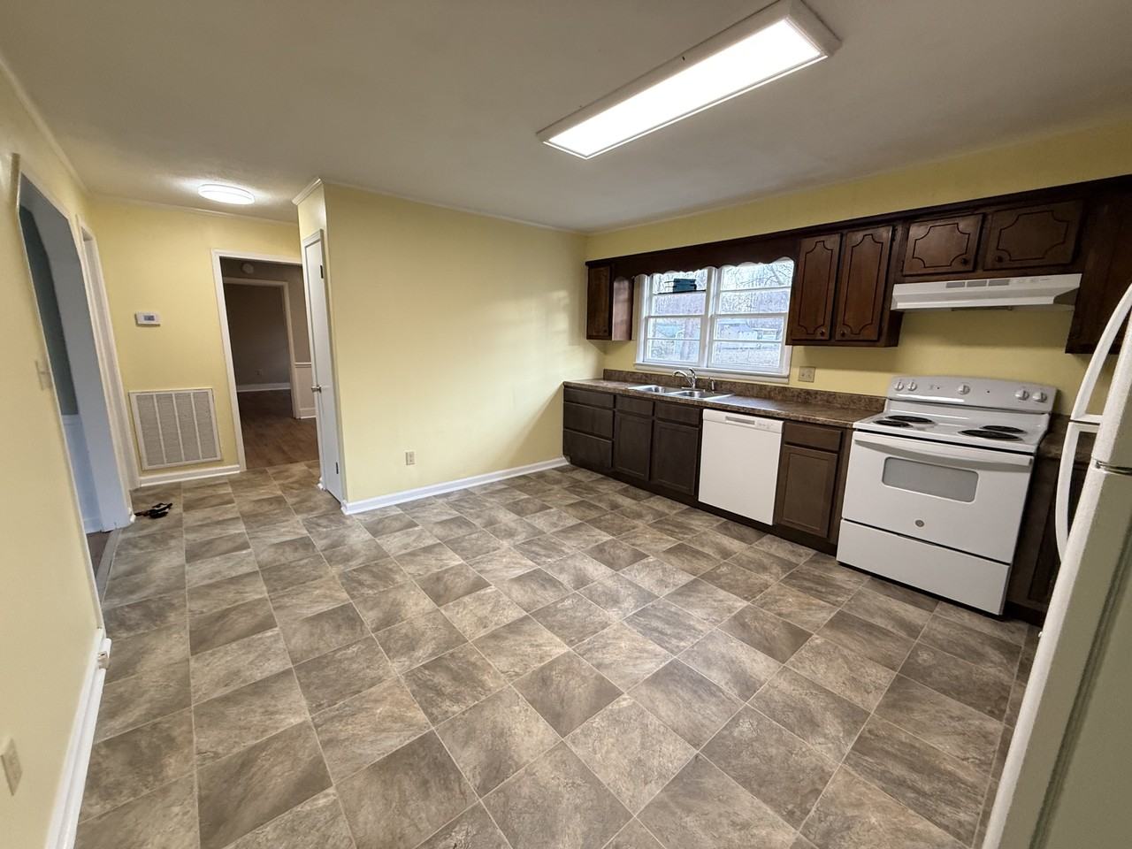 608 Mount Pelia Rd #1 - Photo 3 of 19