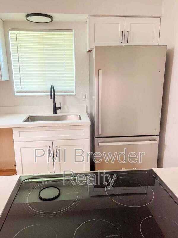 9727 5th St Ne #A - Photo 6 of 14