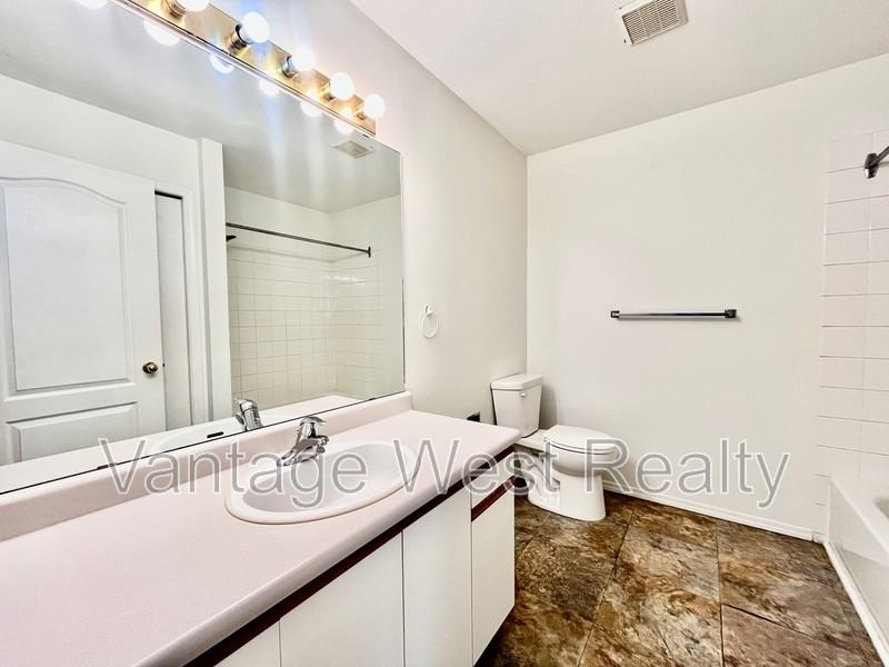 1201 Pheasant St #201 - Photo 7 of 19