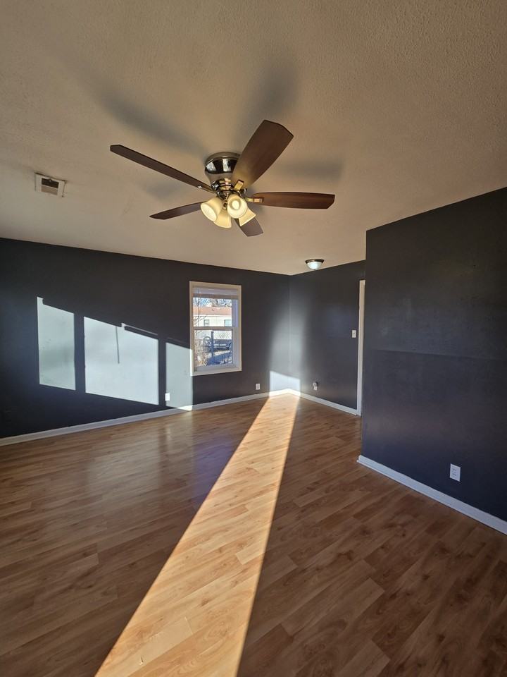 1332 N Erie Ave #1 - Photo 3 of 31