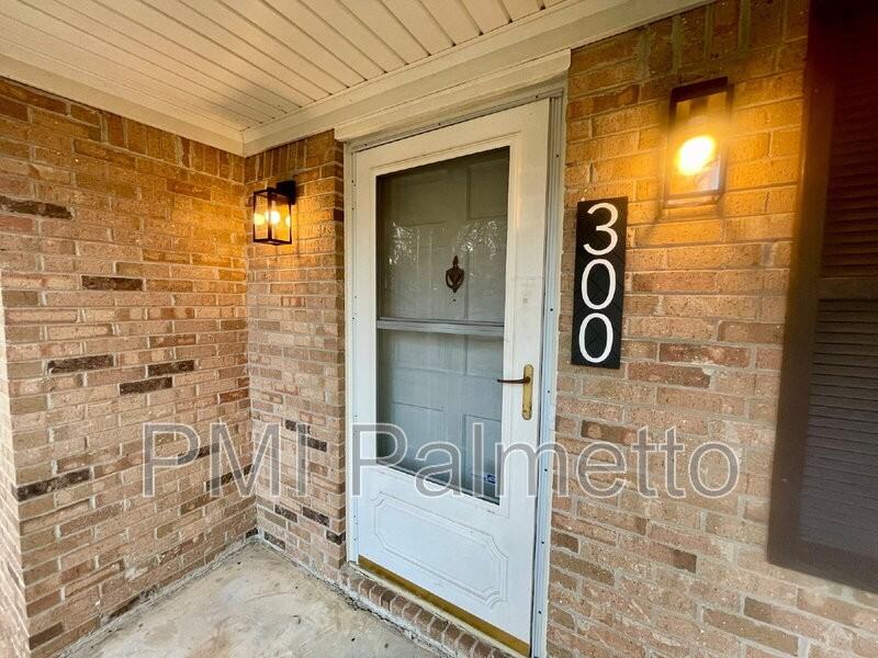 300 Quincannon Rd - Photo 4 of 29