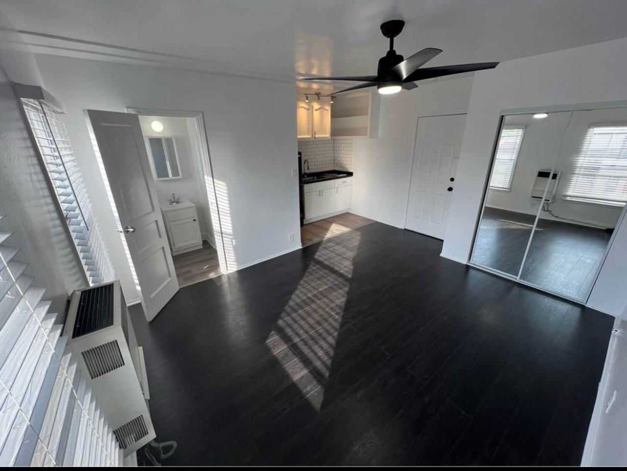 Blake Manor - Photo 7 of 10