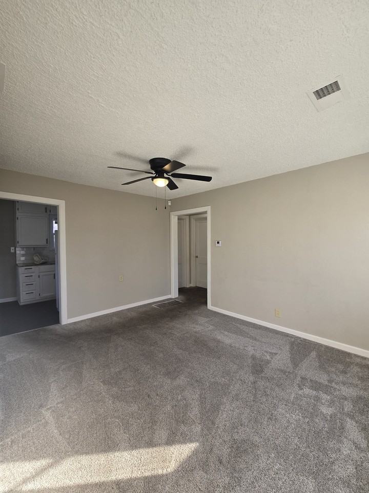 1642 N Erie St #1 - Photo 5 of 21