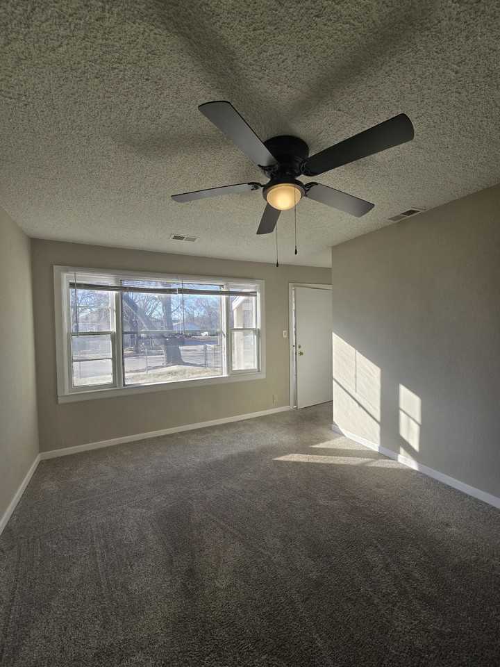 1642 N Erie St #1 - Photo 6 of 21