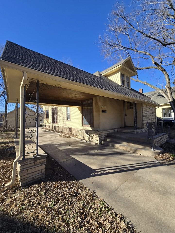 517 S Vine St #1 - Photo 2 of 39