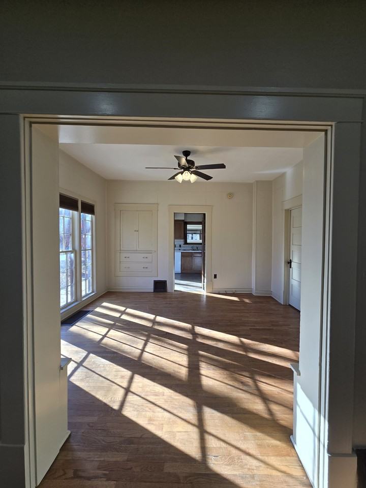 517 S Vine St #1 - Photo 6 of 39