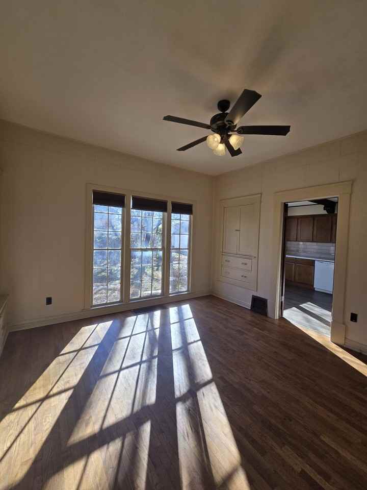 517 S Vine St #1 - Photo 7 of 39