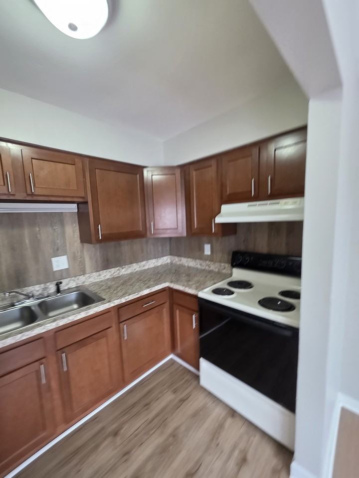 Catalina Dr #F9 - Photo 6 of 18