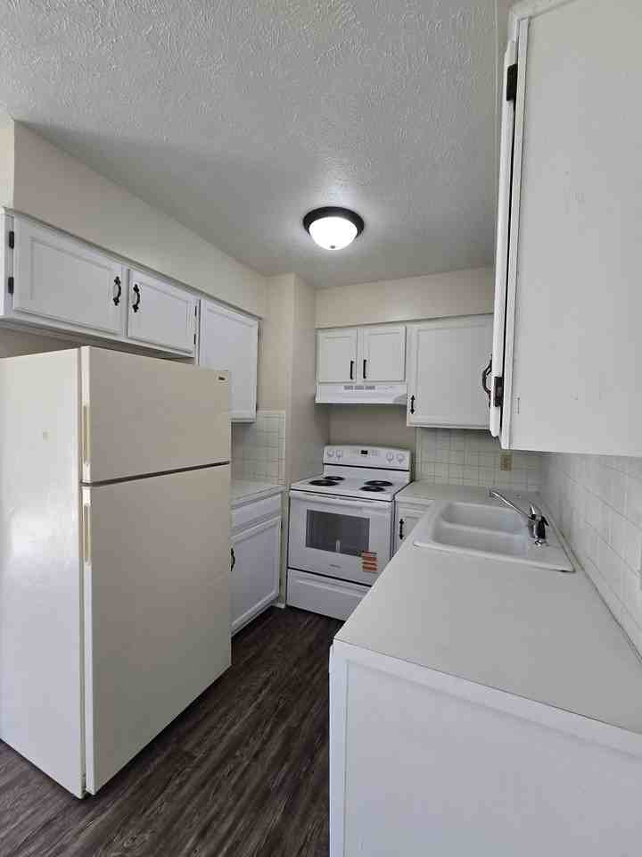 3824 W Elm St #1 - Photo 6 of 32