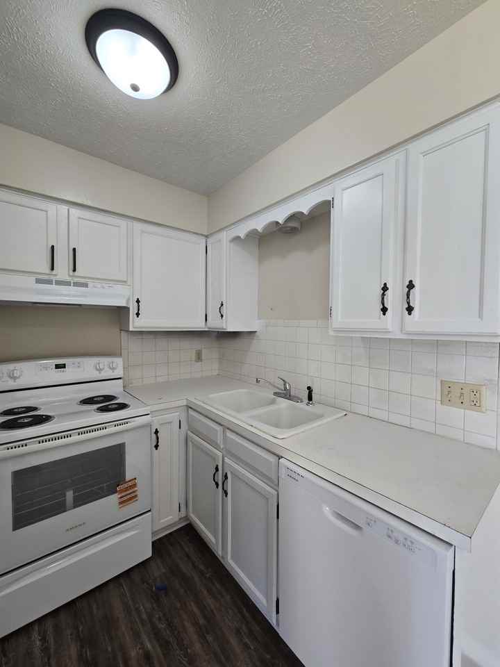 3824 W Elm St #1 - Photo 7 of 32