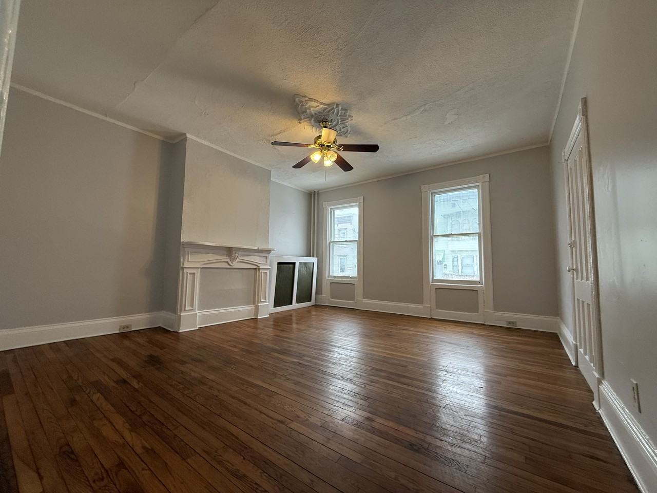 526 Hamilton St #1 - Photo 3 of 7