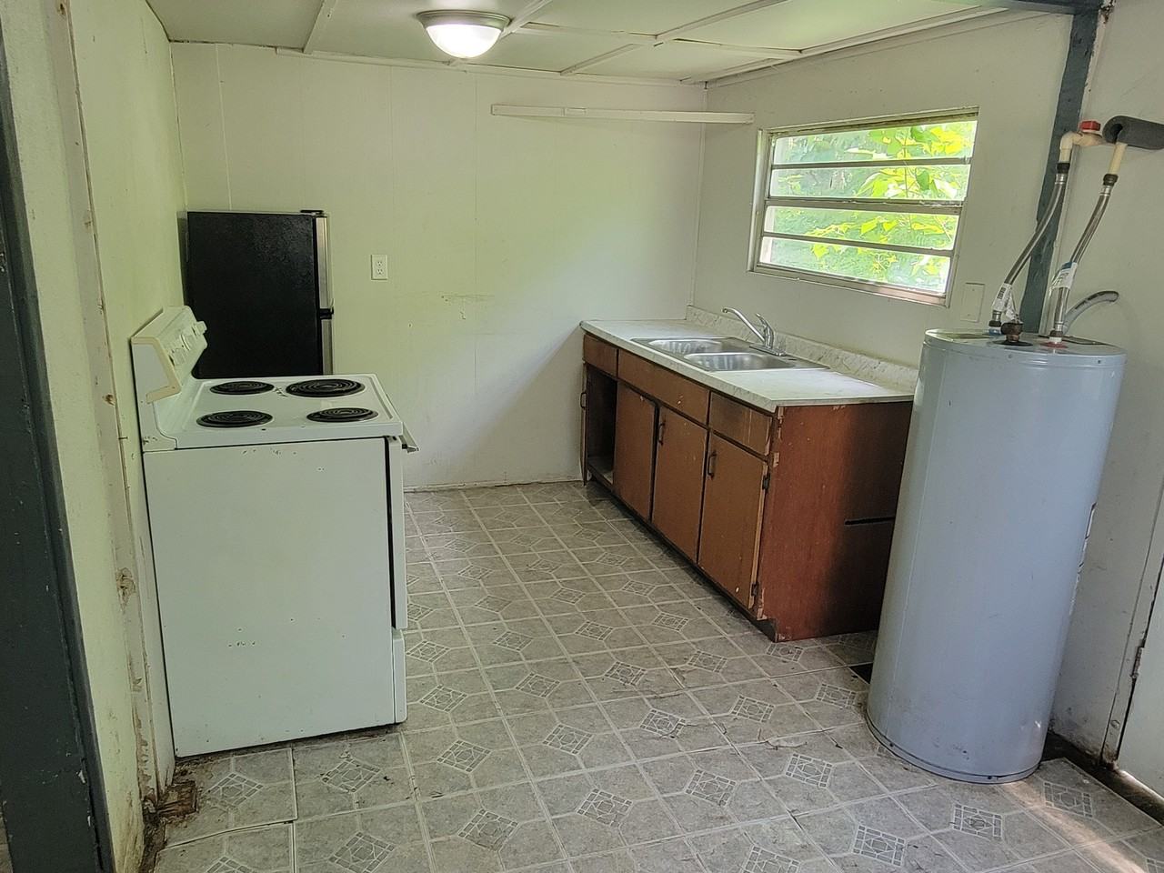 14052 Railroad Ave #10 - Photo 2 of 13