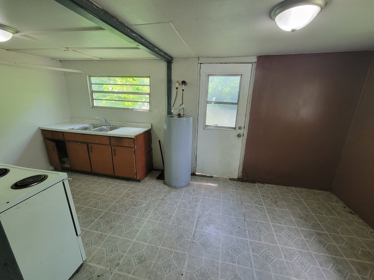 14052 Railroad Ave #10 - Photo 3 of 13