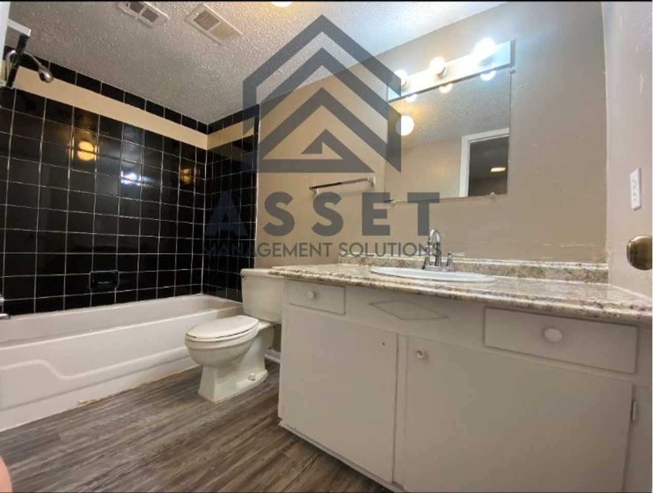 Mason Manor Apartments - Photo 3 of 5