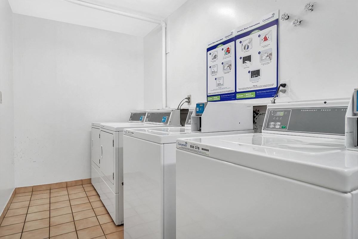 The Somerset Apartments - Photo 6 of 10