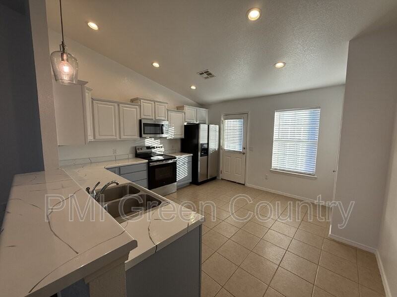 25934 E 90th St S - Photo 5 of 16