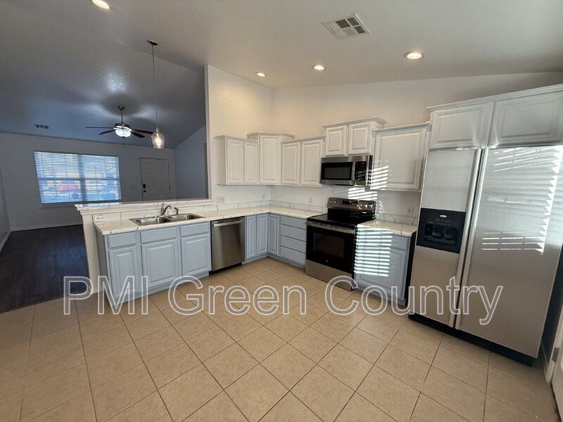 25934 E 90th St S - Photo 6 of 16