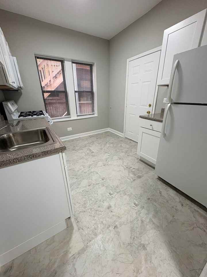 Washington Lotus - Photo 3 of 25