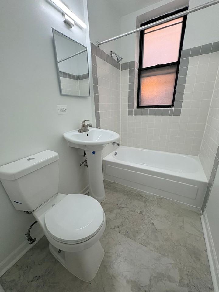 Washington Lotus - Photo 7 of 25