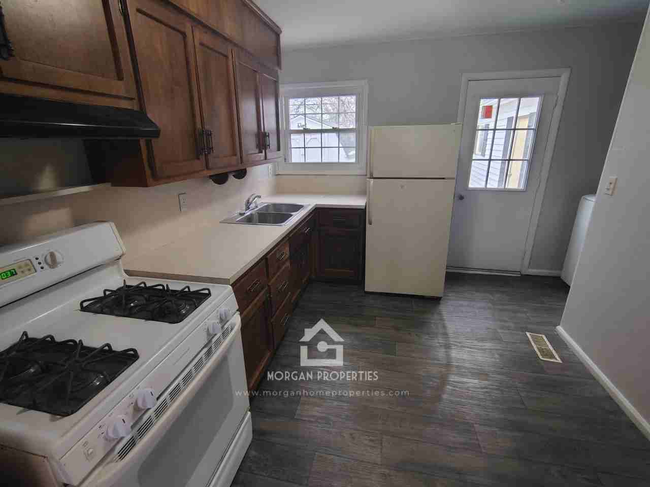 2724 Seminole Ct - Photo 3 of 7