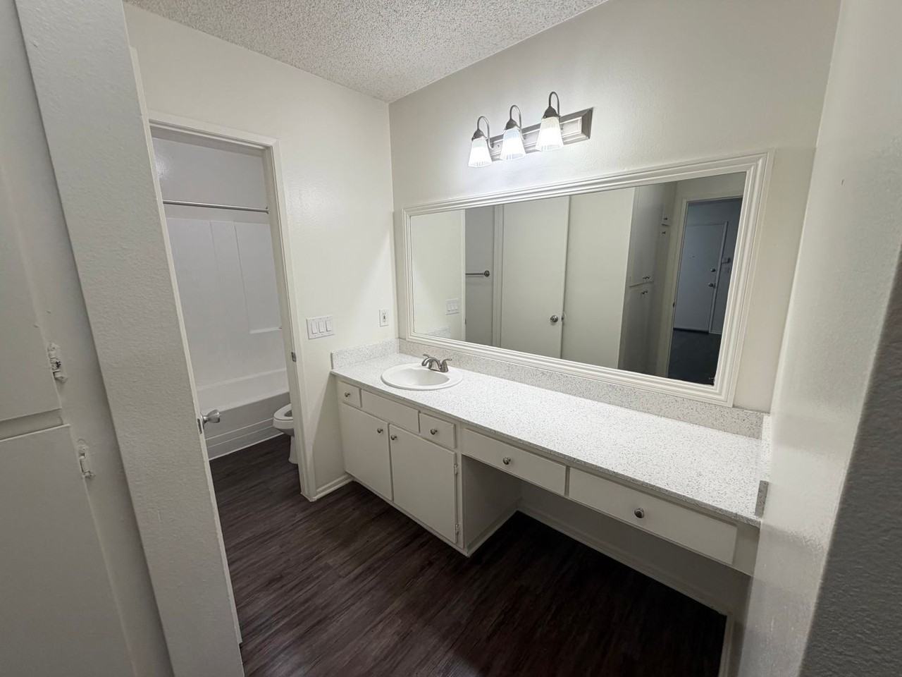 171 Mariposa Apartments - Photo 5 of 17