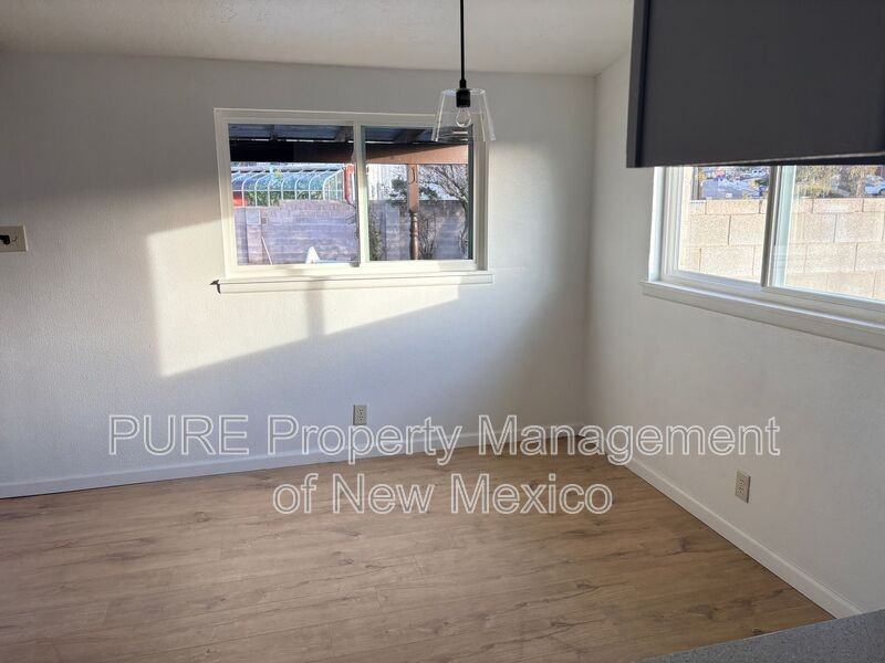 12321 Constitution Ave Ne - Photo 7 of 27