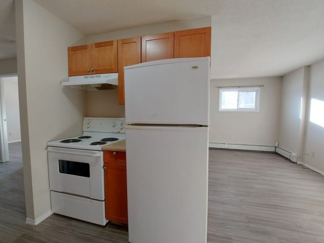 4721 55 St - Photo 2 of 12