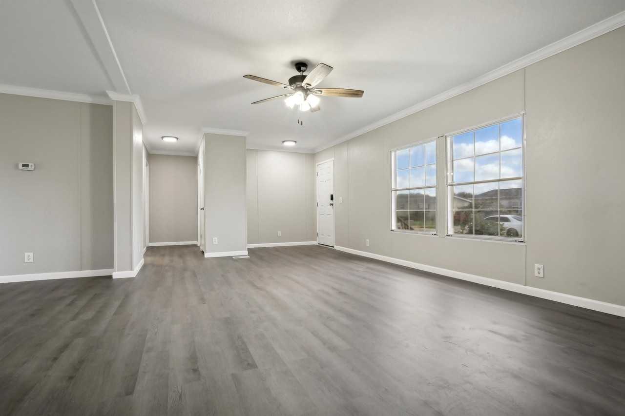 105 Lovely Iris Ln #1 - Photo 4 of 10