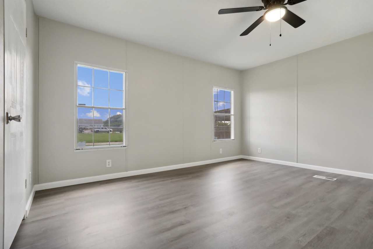 105 Lovely Iris Ln #1 - Photo 5 of 10