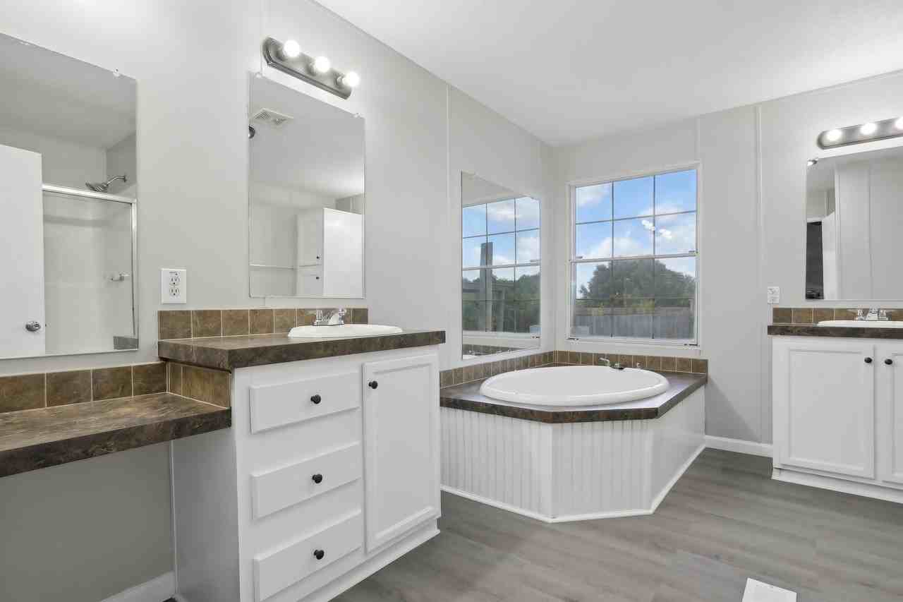 105 Lovely Iris Ln #1 - Photo 6 of 10