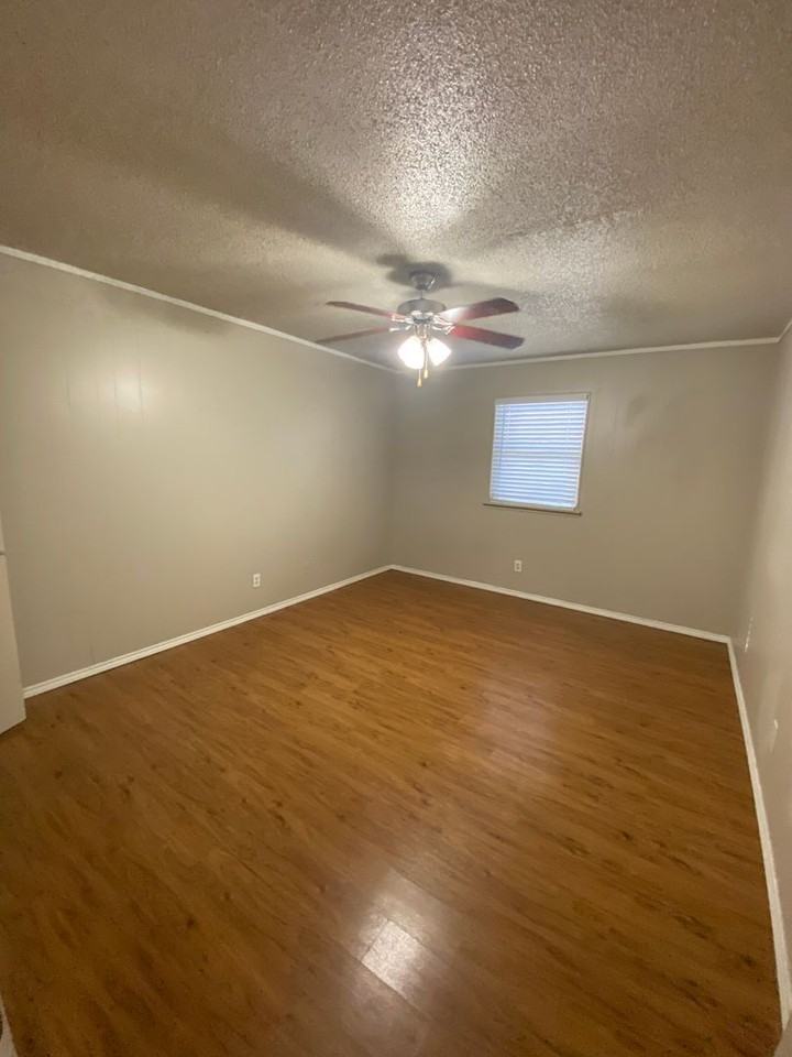 2415-2417 Charlotte St - Photo 5 of 18