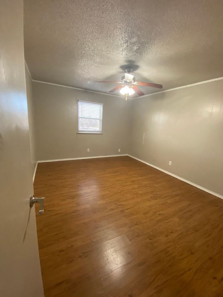 2415-2417 Charlotte St - Photo 6 of 18