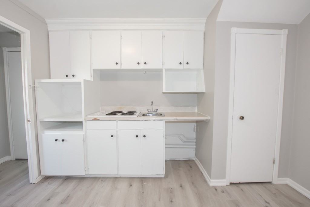 355 Glenridge Ave - Photo 3 of 18