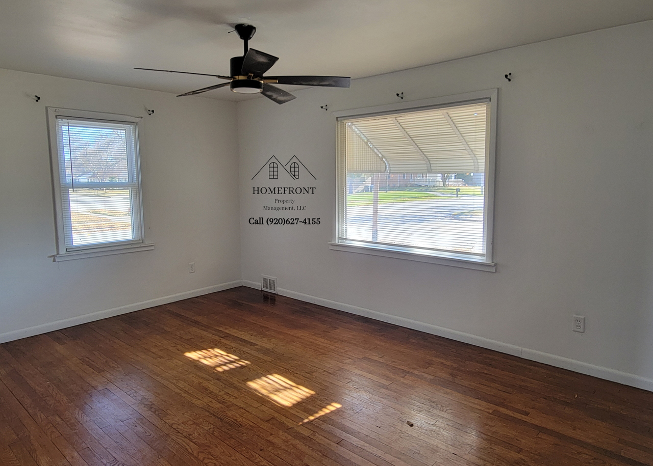 1104 Pershing Ave #1 - Photo 6 of 21