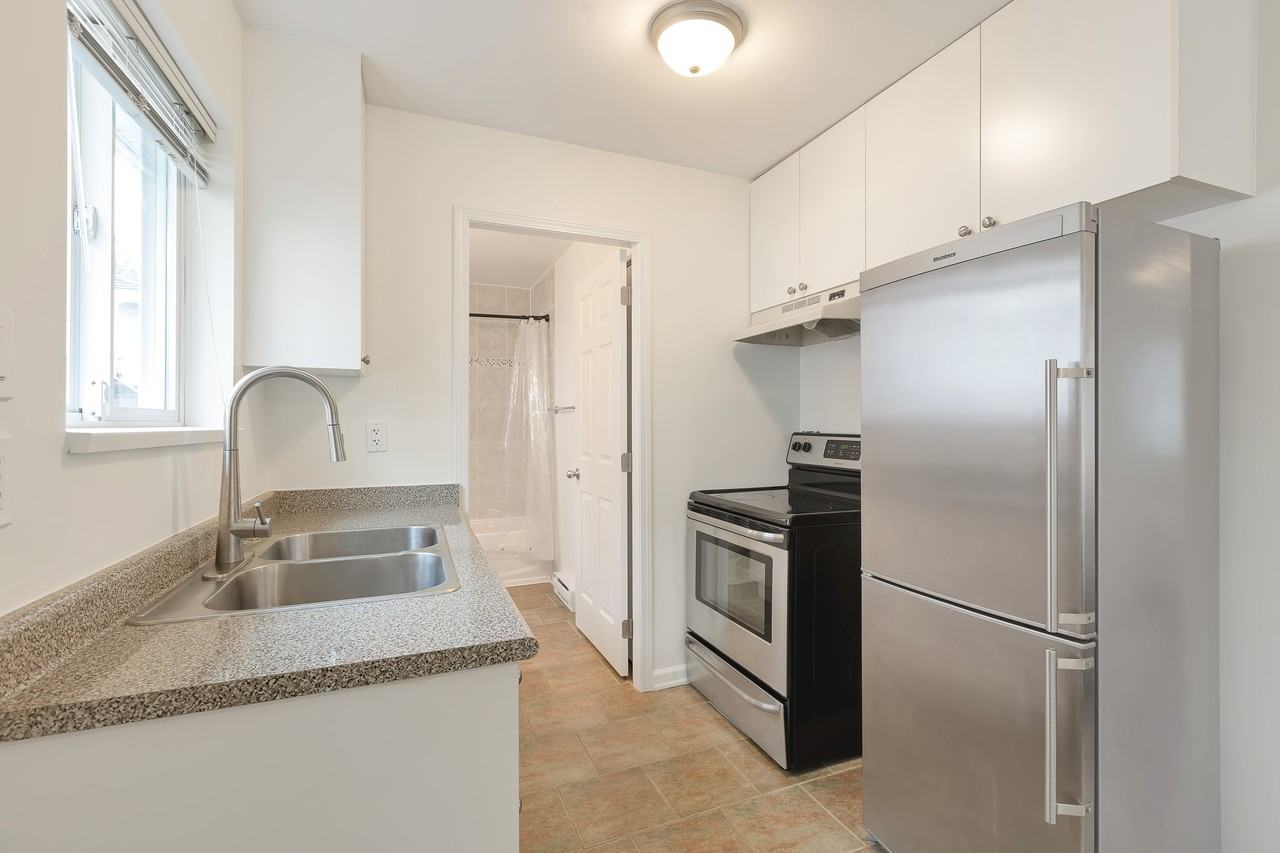 5250 Inverness Street - Photo 5 of 14