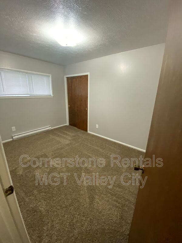 817 3rd St Sw - Photo 3 of 5
