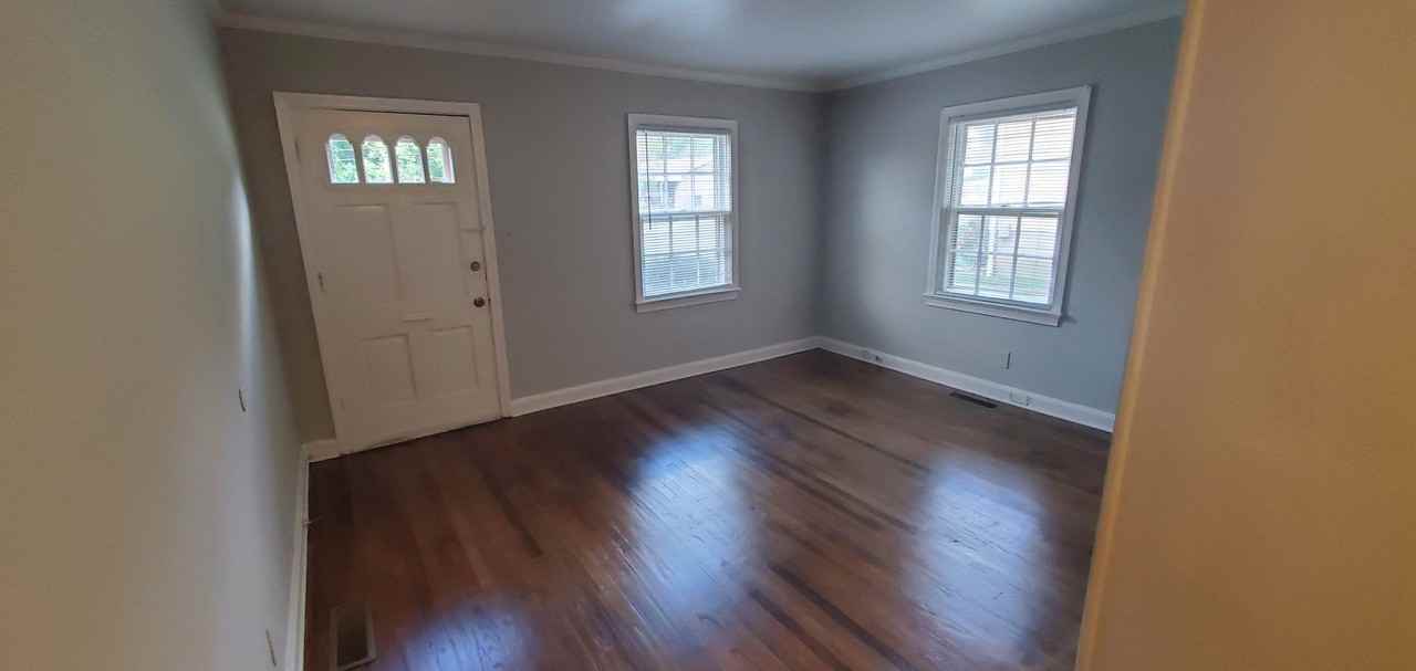 1122 W Academy St - Photo 7 of 8