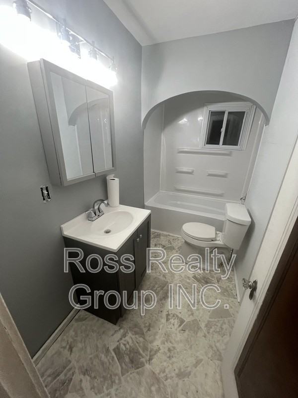 2006 Wyndhurst Rd - Photo 2 of 8