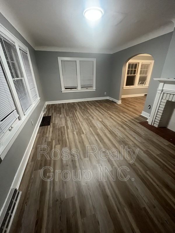 2006 Wyndhurst Rd - Photo 3 of 8