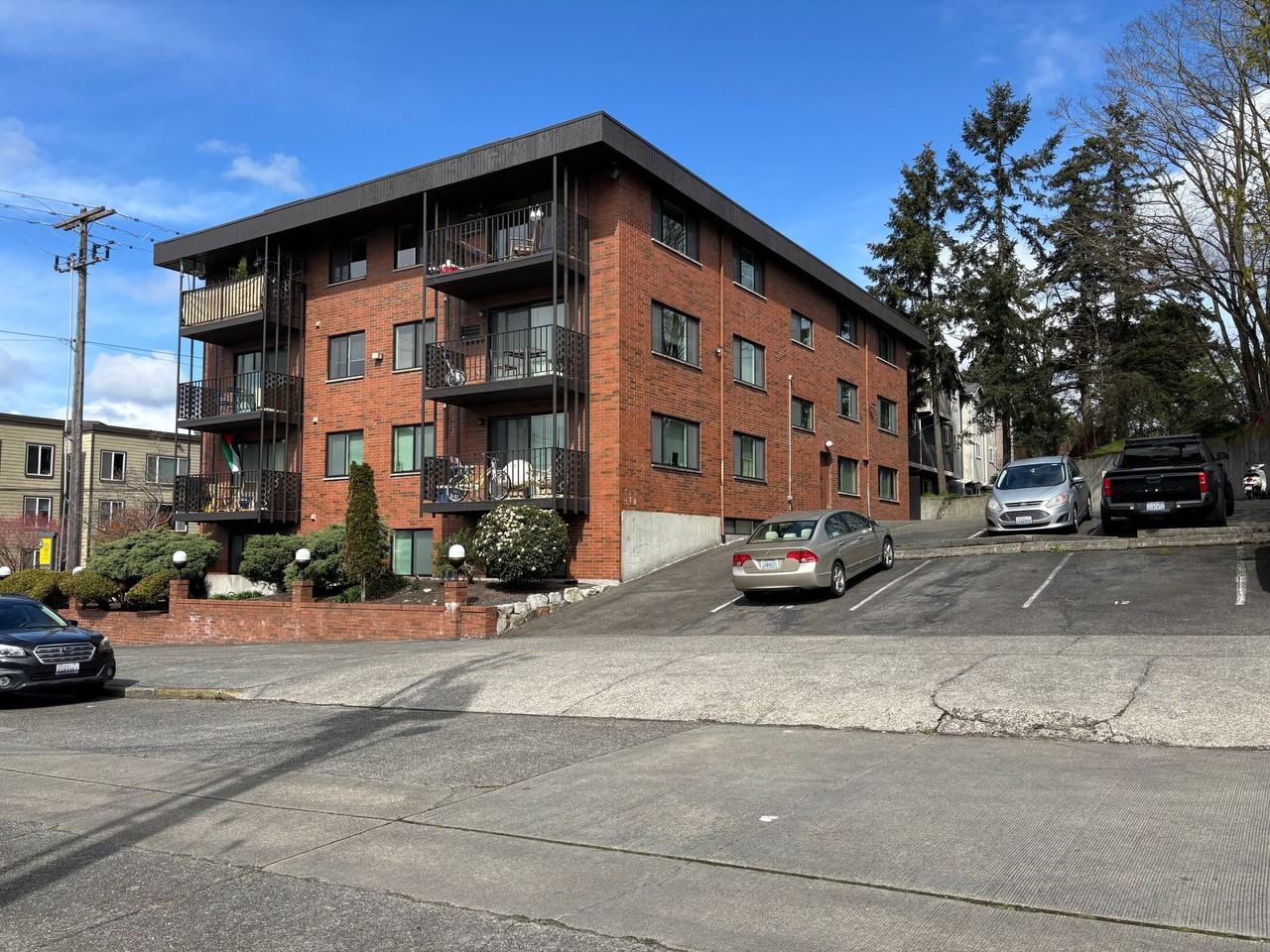 LIVE IN THE HEART OF GREEN LAKE SEATTLE'S MOST ICONIC PARK - Photo 2 of 10