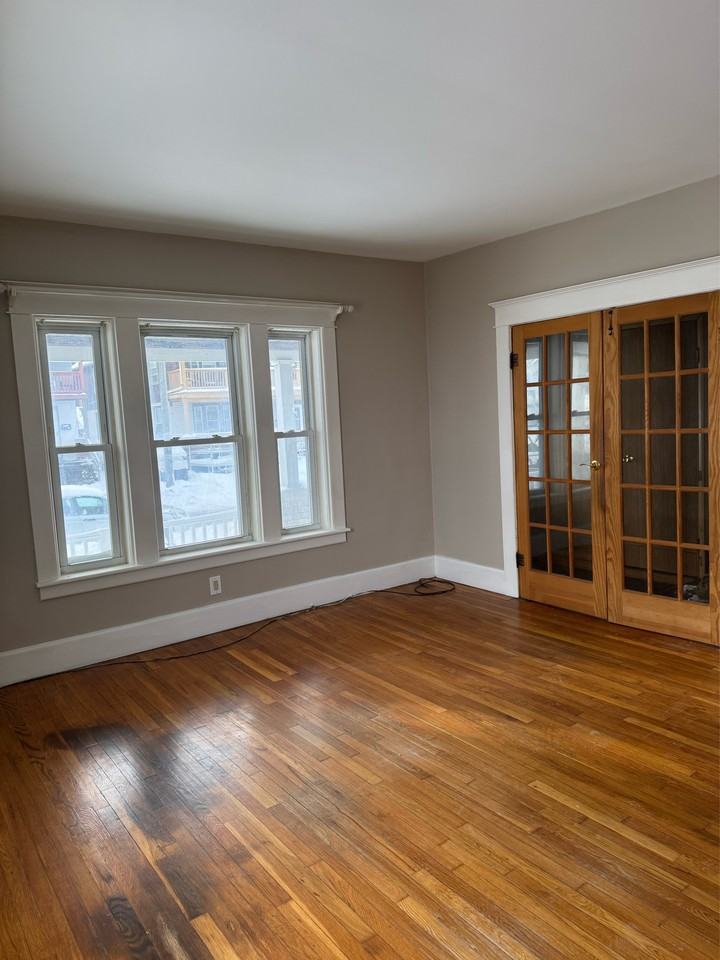 100 Lowell Ave #1 - Photo 2 of 8