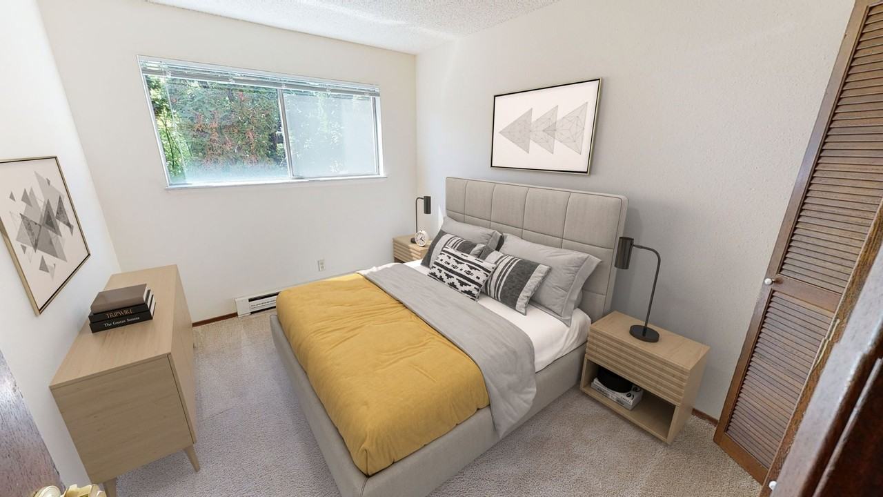 13202 JUST BLOCKS TO CARKEEK PARK AND CENTRALLY LOCATED - Photo 4 of 8